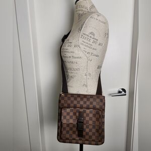 Louis Vuitton Damier Ebene Pochette Melville Crossbody Shoulder Bag